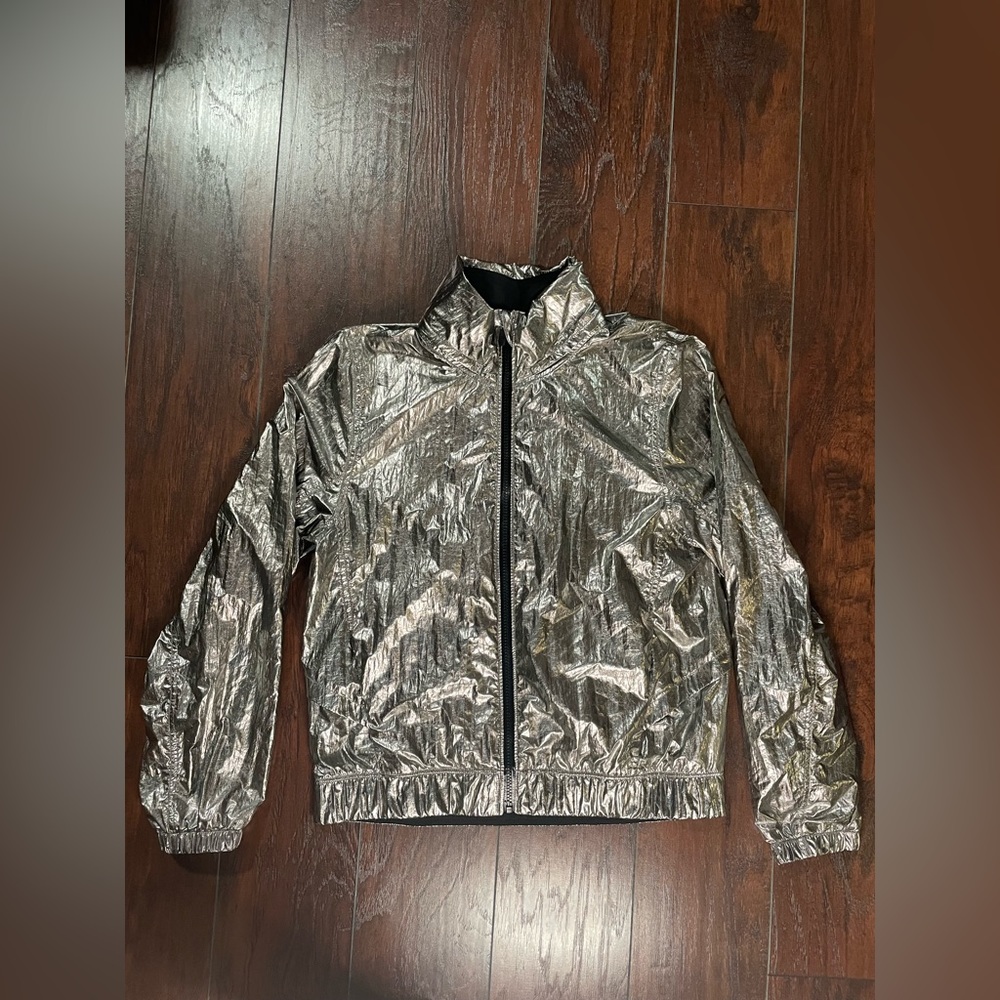 Lululemon Get Stellar Jacket size S Titanium Foil